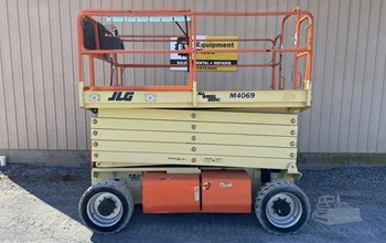 Electric Scissor Lift - View 2